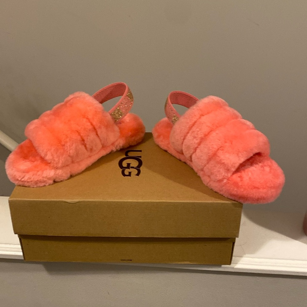 Brand new pink UGG for Girls size (1)